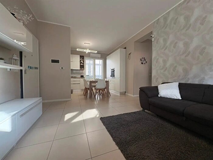 Appartamento quadrilocale in vendita in Gravina Di Catania