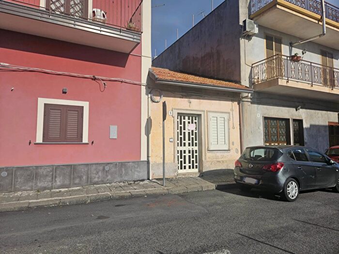 Casa quadrilocale in vendita in Via Leopardi, Santa Venerina