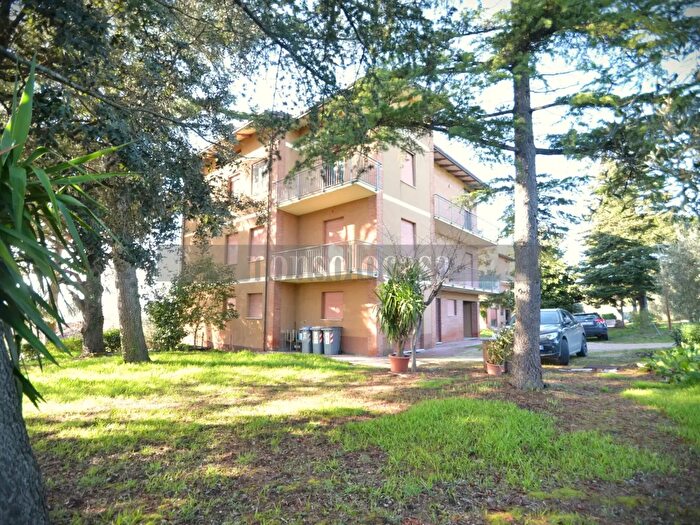 Casa con 12 locali in vendita in Strada di Sant Egidio, Perugia