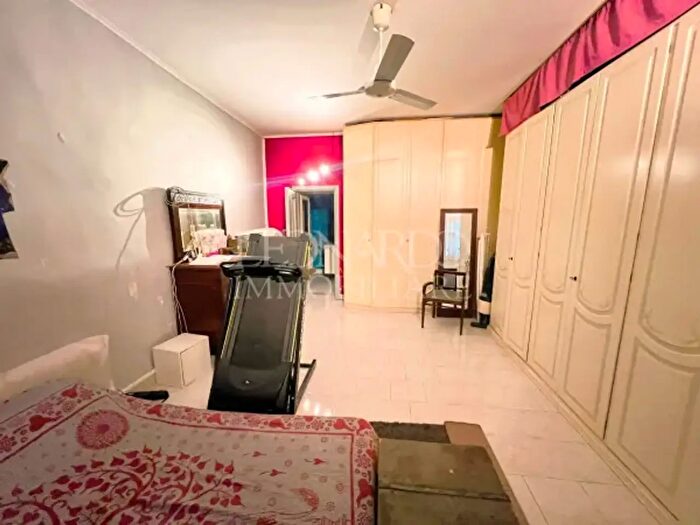 Appartamento con 5 locali in vendita in Via della Sapienza, Napoli