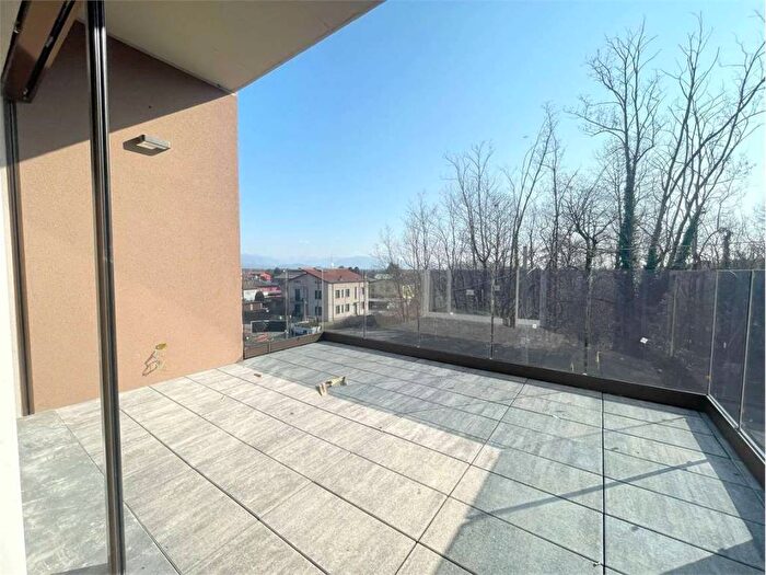 Appartamento trilocale in affitto in via gaiada, Beregazzo, Beregazzo con Figliaro