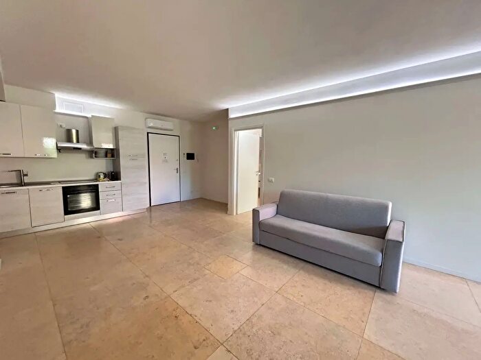 Appartamento bilocale in vendita in Via Agello, Desenzano Del Garda