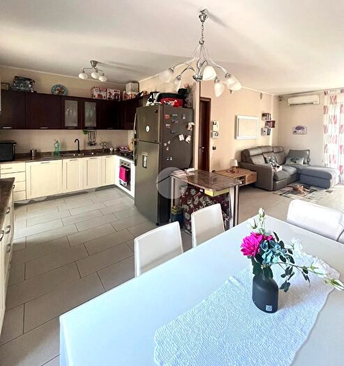 Appartamento quadrilocale in vendita in Via Salvatore di Giacomo, Volla