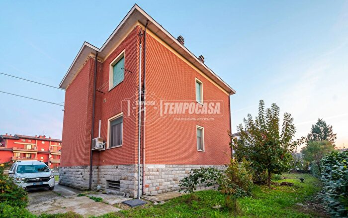 Case in Vendita e in Affitto - 3