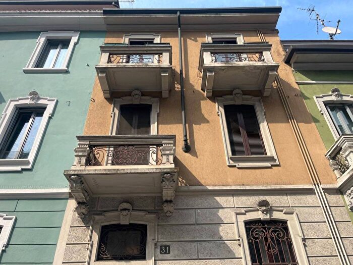 Appartamento trilocale in affitto in Via Vallazze, Città Studi, Milano