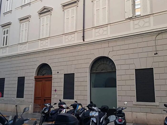 Appartamento quadrilocale in affitto in Via Dela Zonta, Trieste
