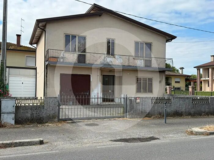 Casa con 5 locali in vendita in Loreggia