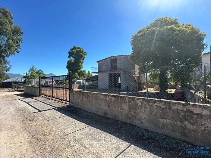 Casa con 5 locali in vendita in Via Sant'Anastasia Snc, Fondi