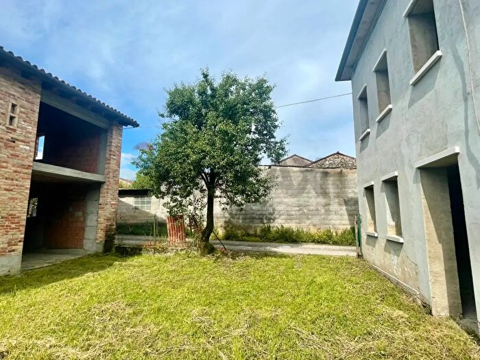 Casa con 9 locali in vendita in Valdobbiadene
