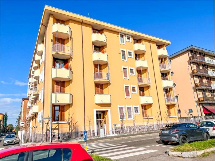 Appartamento bilocale in affitto in Via dello Stadio, Centro, Magenta