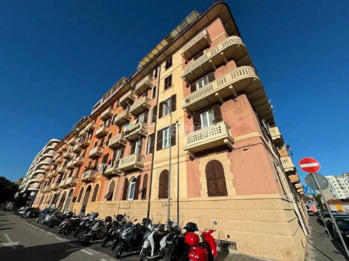 Appartamento quadrilocale in vendita in Piazza Aldo Moro, Savona