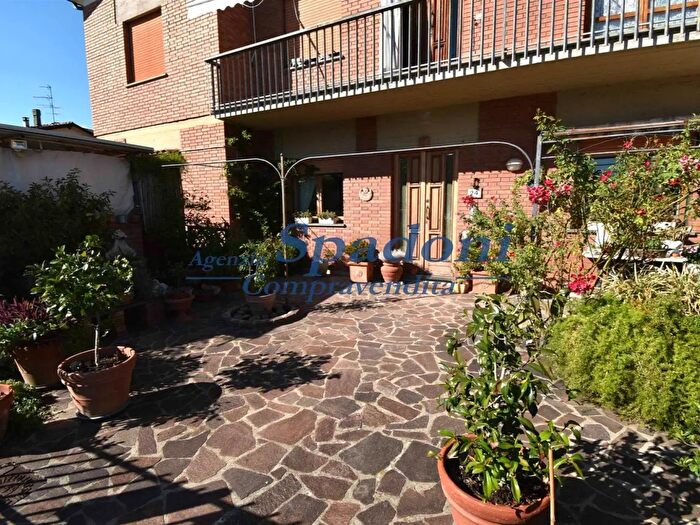 Appartamento con 6 locali in vendita in Massa E Cozzile