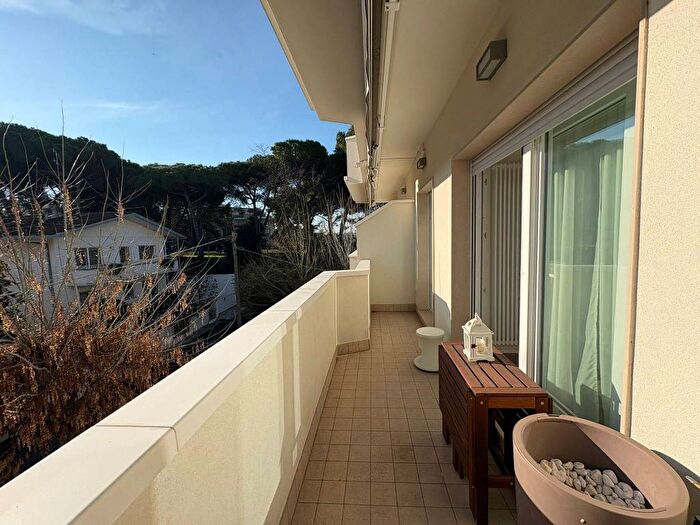 Appartamento trilocale in affitto in Viale Giovanni Verità, Paese, Riccione