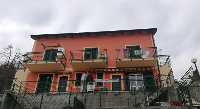 Appartamento quadrilocale in vendita in Follo