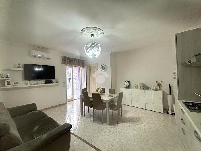 Appartamento bilocale in vendita in Via Mianella, Napoli