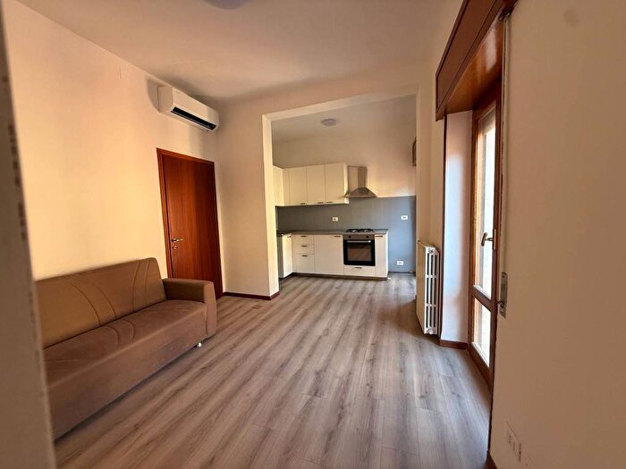 Appartamento trilocale in affitto in Via Carolina Balconi, Centro, Cernusco sul Naviglio