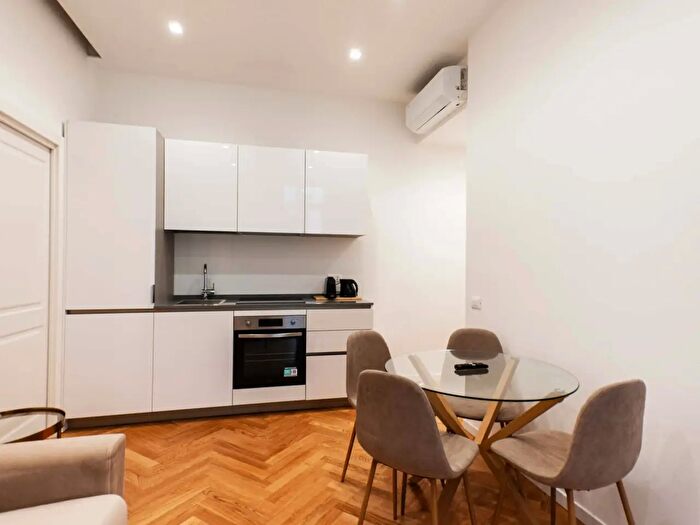 Appartamento monolocale in affitto in Via Orti, Milano