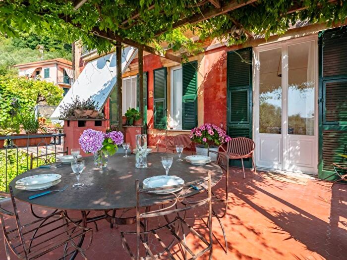 Casa con 5 locali in affitto in Località Caperana Case Sparse, Caperana, Chiavari