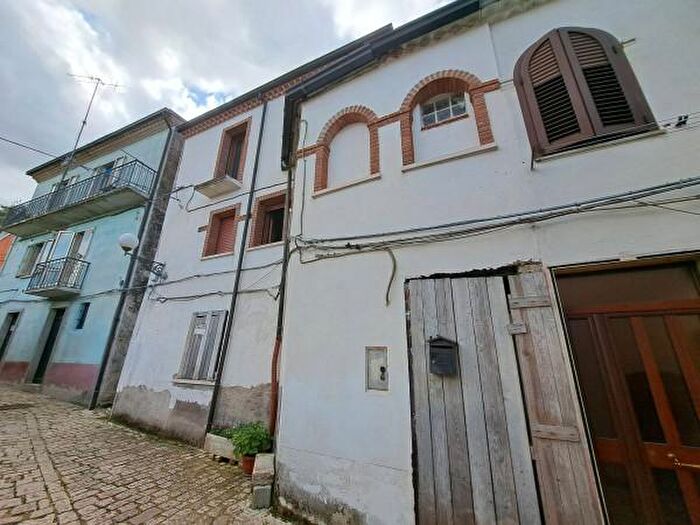 Casa con 6 locali in vendita in Via Erennio Ponzio, Bojano