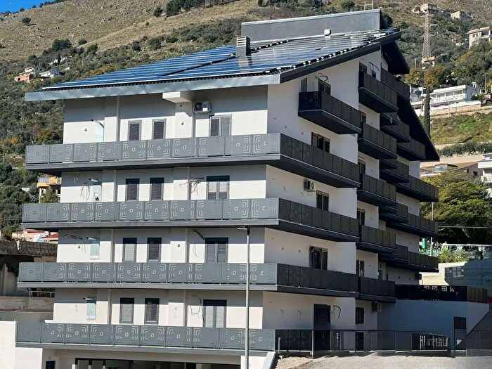 Appartamento quadrilocale in vendita in Circonvallazione di Monreale, Monreale