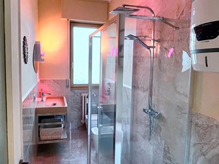 Appartamento trilocale in affitto in Via Villapizzone, Milano