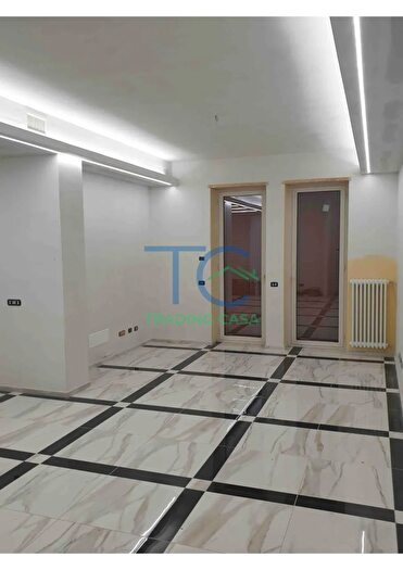 Appartamento trilocale in vendita in Str delle Valli, Piacenza