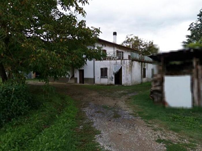 Casa con 5 locali in vendita in Montevarchi
