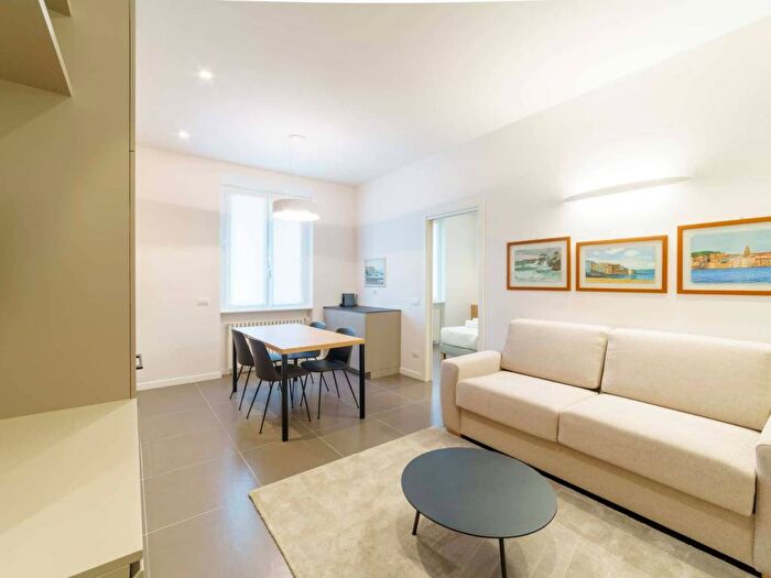 Appartamento bilocale in affitto in Via San Senatore, Missori, Milano