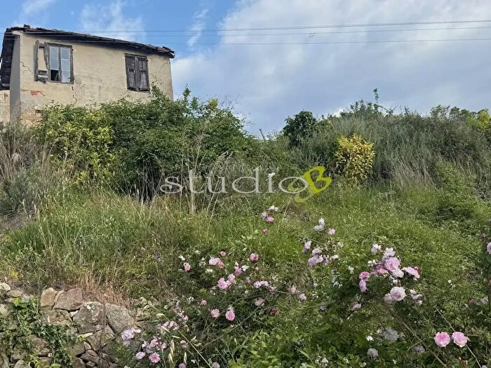 Casa bilocale in vendita in Via San Sebastiano Snc, Vallebona