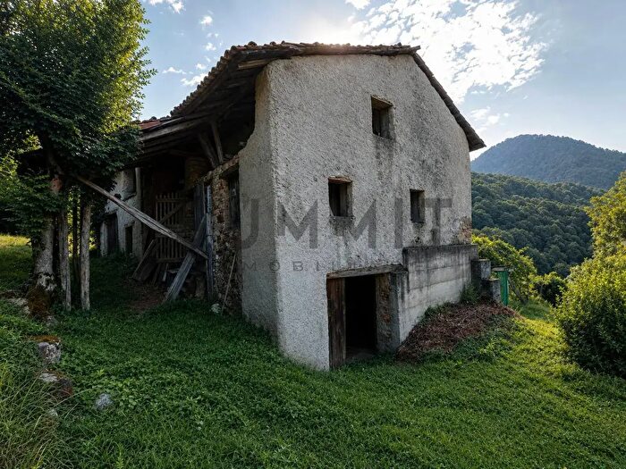 Casa con 5 locali in vendita in Valli Del Pasubio