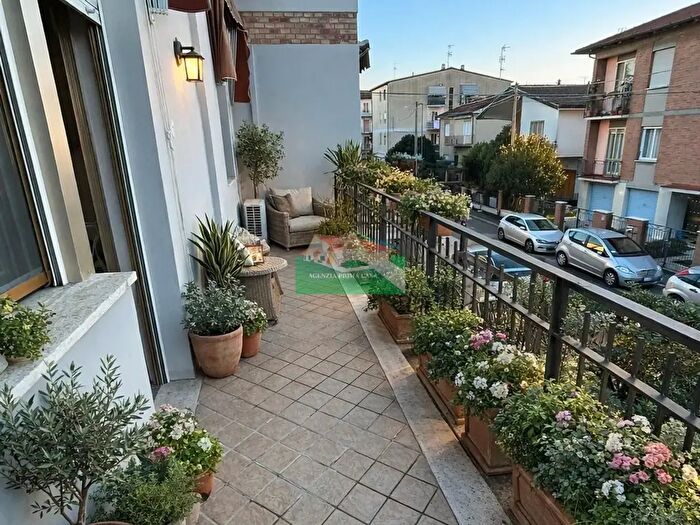 Casa con 9 locali in vendita in Via Rubicone, Ravenna