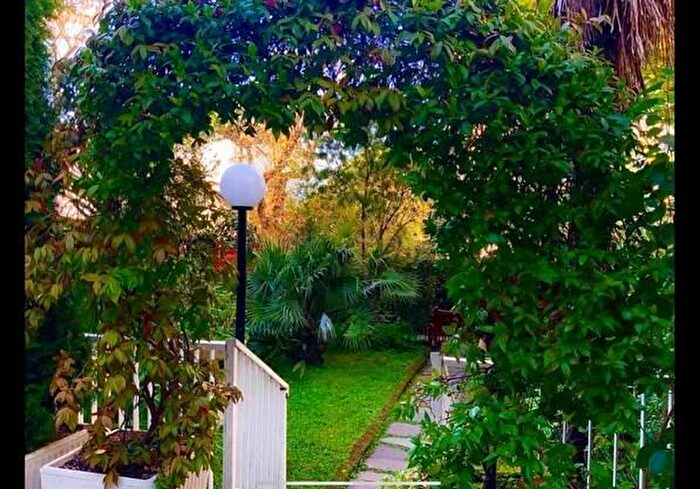 Appartamento con 6 locali in vendita in Via Ponchielli, Cervia