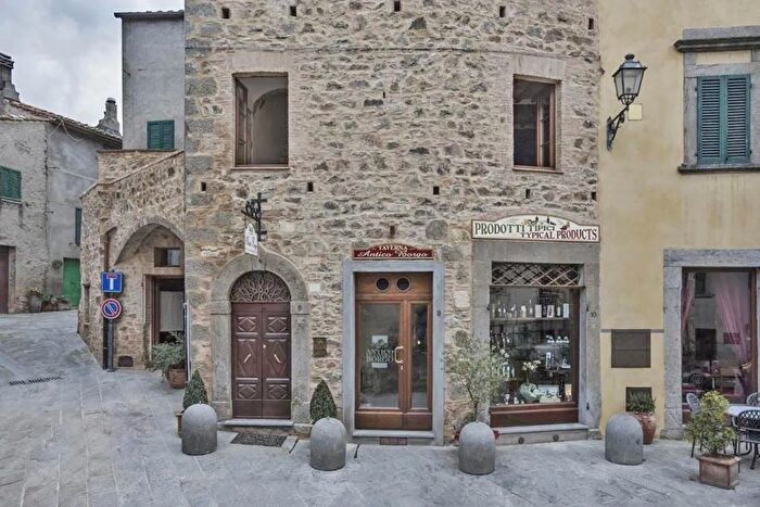 Casa trilocale in vendita in Seggiano