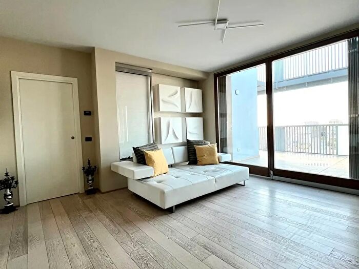 Appartamento con 6 locali in vendita in Ravenna