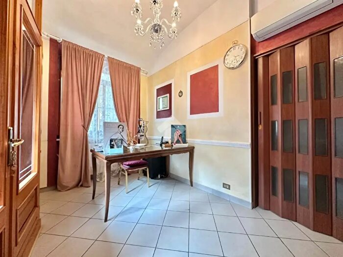 Appartamento quadrilocale in vendita in Via Casalborgone, Torino