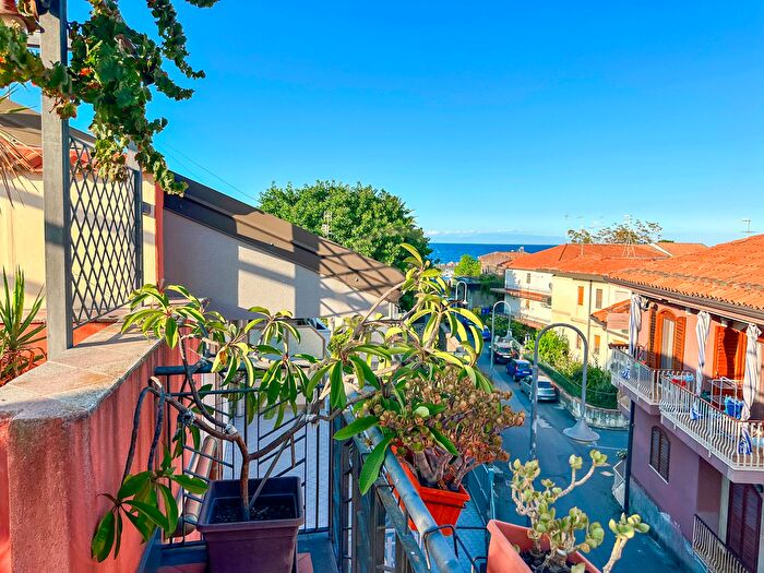 Casa quadrilocale in vendita in Via Porpetto, Acireale