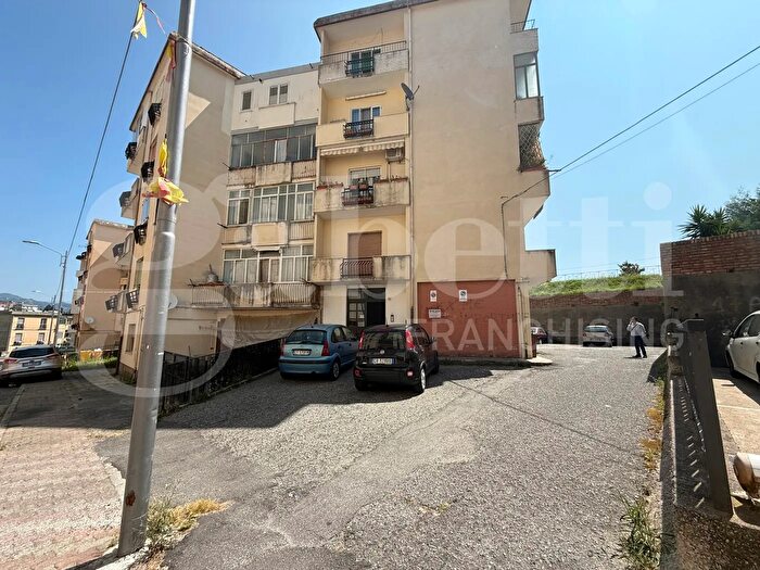 Appartamento trilocale in vendita in Via Giovanni XXIII, Catanzaro