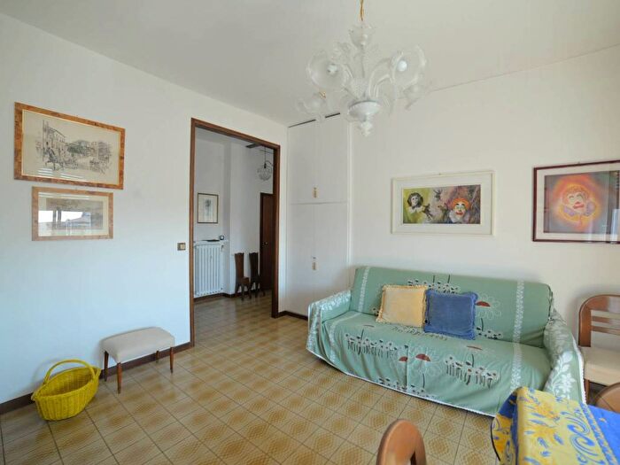 Appartamento trilocale in affitto in Via Alfonso Cossa, Quartiere Forlanini, Milano