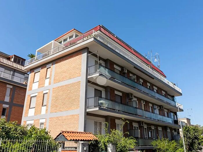 Appartamento quadrilocale in vendita in Via Cesare Lombroso, Roma