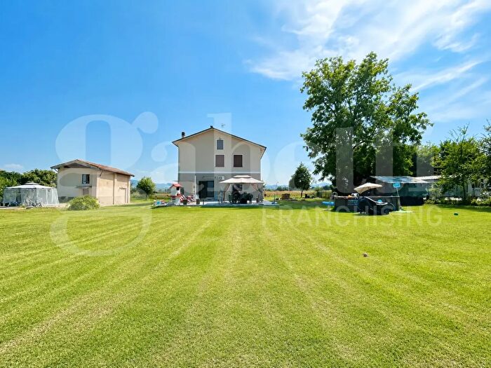 Casa con 7 locali in vendita in Via Mazzini, Zola Predosa