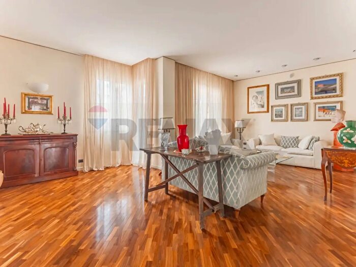 Appartamento quadrilocale in vendita in Via Devitofrancesco, Bari