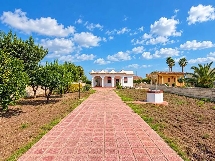 Casa trilocale in vendita in Via Eumenidi, Siracusa