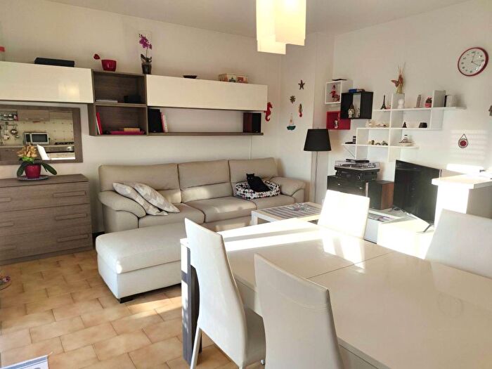 Appartamento trilocale in affitto in Via Carlo Cattaneo, Sciarè, Gallarate