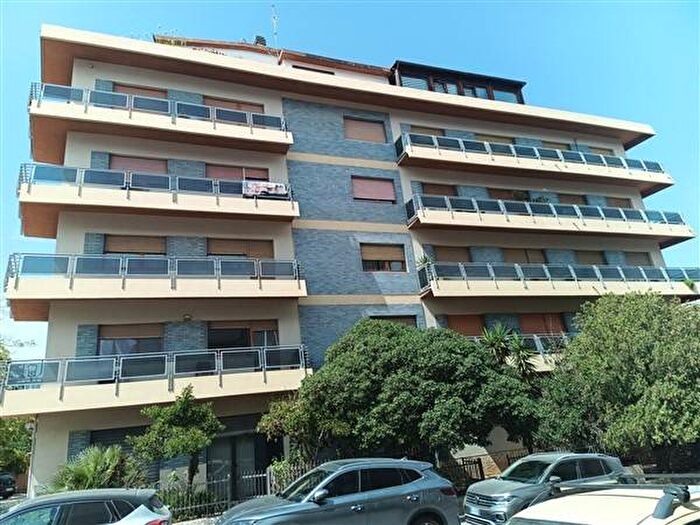 Appartamento con 6 locali in vendita in Via Savoia, Cappuccini, Sassari