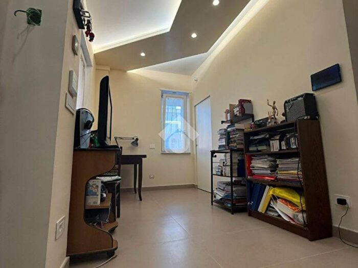 Appartamento bilocale in affitto in Via De Curtis, Centro, Volla