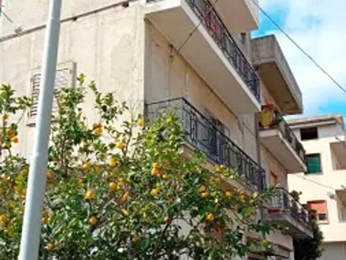 Appartamento trilocale in vendita in Via Gabriele dAnnunzio, Briatico