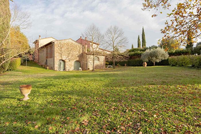 Casa con 10 locali in vendita in Via Castiglioni, Montespertoli