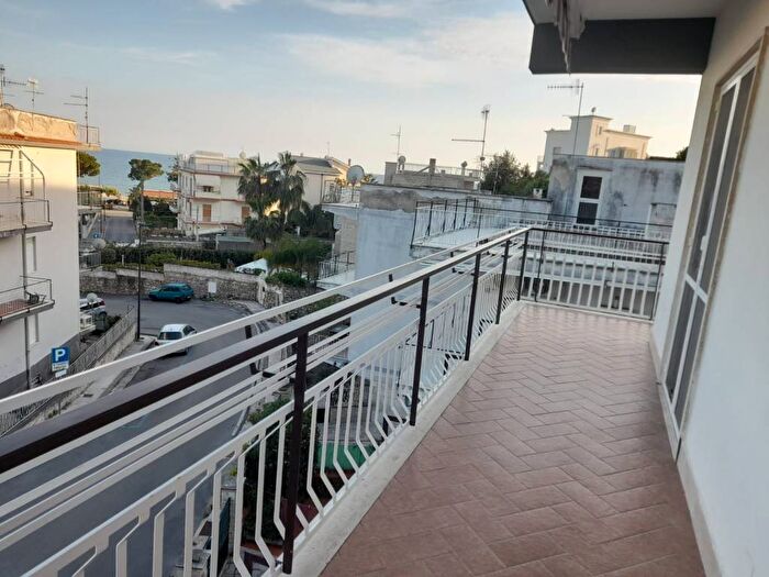Appartamento trilocale in affitto in Via Ancona, Gaeta