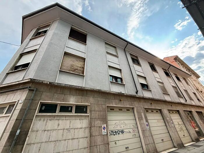 Appartamento con 5 locali in vendita in Via XXIV Maggio, Alessandria