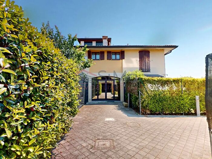 Appartamento bilocale in vendita in Via Sant'Andrea, Castello D'Argile